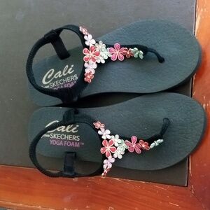 Women's Skechers yoga foam Cali sandals size 9 NWOT